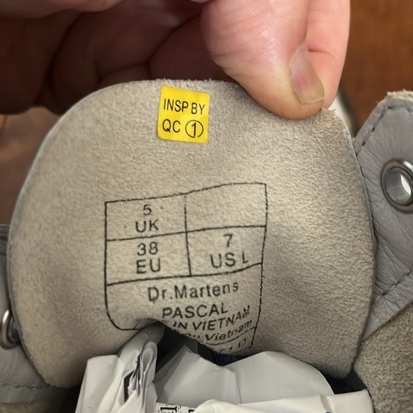 Dr. Martens Women's 1460 Pascal Mid Calf Boot Size 7 - Picture 7 of 10